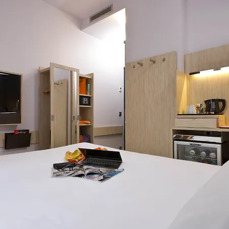 리버텔 가르 드 레스트 프랑세 호텔